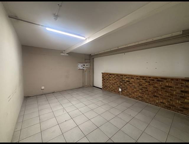 462M² WAREHOUSE TO LET IN AIRPORT INDUSTRIA